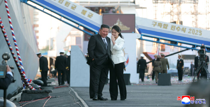 金正恩女儿身高暴增？引发朝鲜居民议论