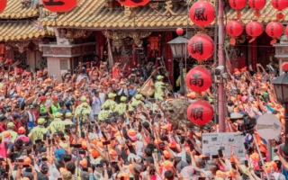 粉红超跑的脚步里  是台湾人的心跳