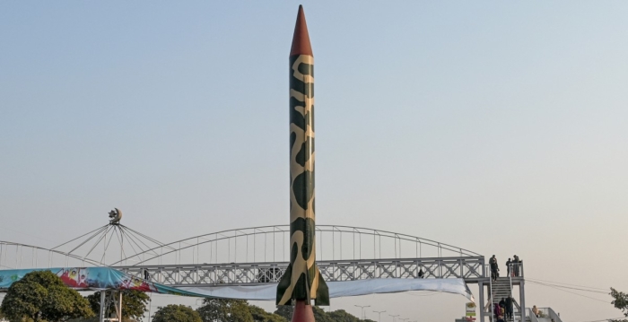 印巴对峙升级 巴基斯坦试射弹道导弹