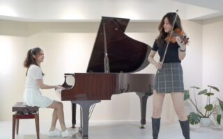 林逸欣弹奏韦瓦第《夏》 分饰2角双琴“合奏”