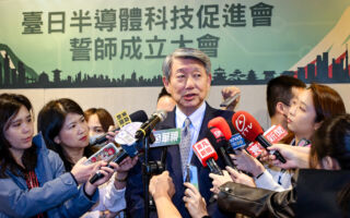 新台幣升值 台經長：傳產風險比較大