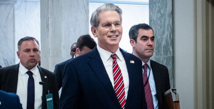 贝森特称美拟扩大在IMF领导地位 剑指中共