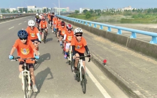 9小時 44位國小生挑戰111公里單車畢旅