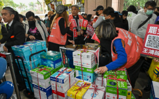 双北罢团送件 罢洪孟楷交5.4万份连署