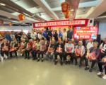 警民合力献爱心 母亲节联欢会温馨