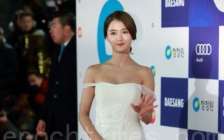 南宝拉今日与交往两年的男友结婚 朴昣奏唱祝歌