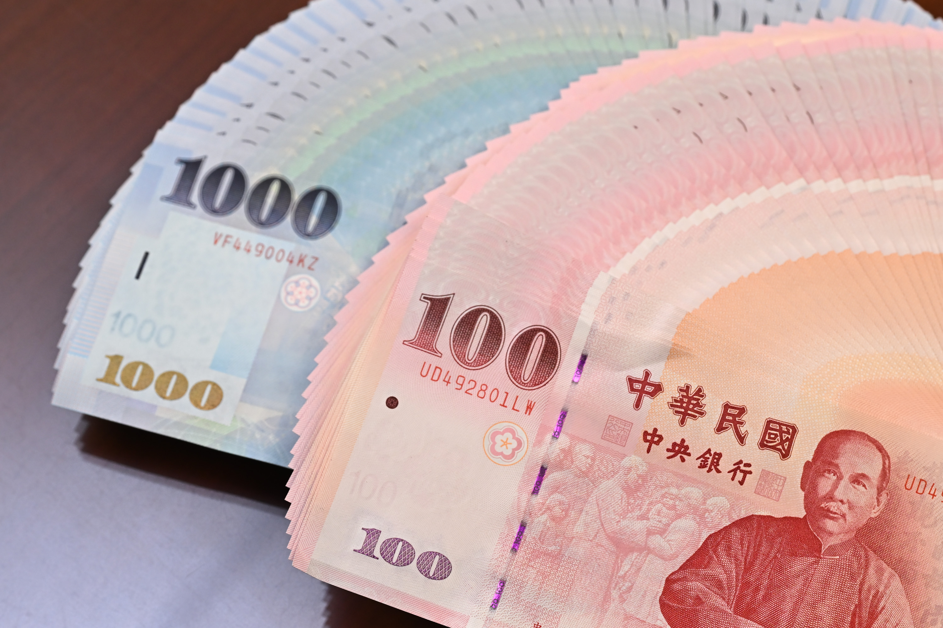 台币领涨亚币飙升资金狂扫亚股买超逾2900亿| 新台币| 股市| 台湾大纪元| 大纪元