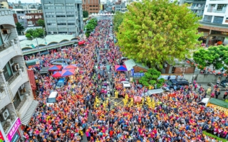 组图：李品娴与白沙屯妈祖香灯脚　两天两夜138公里急行军