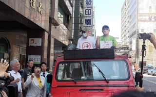 罢免林沛祥连署未送件 曹兴诚到基隆大车扫