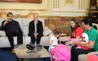 委内瑞拉总统感谢川普送回滞留美国的幼童