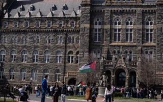 美法官下令释放乔治城大学亲巴勒斯坦学者