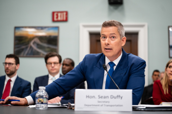 加州續發非公民卡車駕照 聯邦撤銷1.6億資金