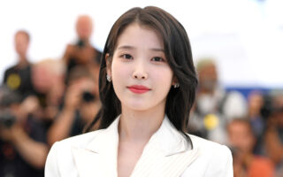 获YT“钻石按钮” IU开箱谈印象最深的影片