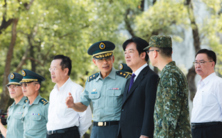 賴清德南下端節勗勉 機動阻絕器材亮相