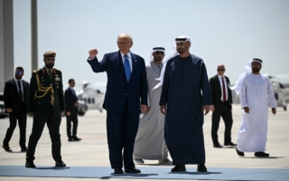 中东行获“一滴油”礼物 川普一句话引众笑