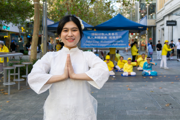 珀斯法轮功学员Quynh Nga Do