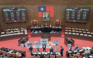 立法院通过延会至731、核三延役公投案