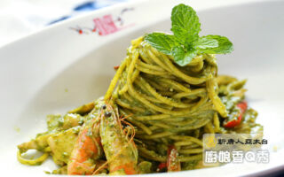 【廚娘香Q秀】鮮蝦茴香意大利麵和麻婆豆腐細麵