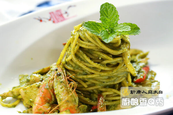 【廚娘香Q秀】鮮蝦茴香意大利麵和麻婆豆腐細麵