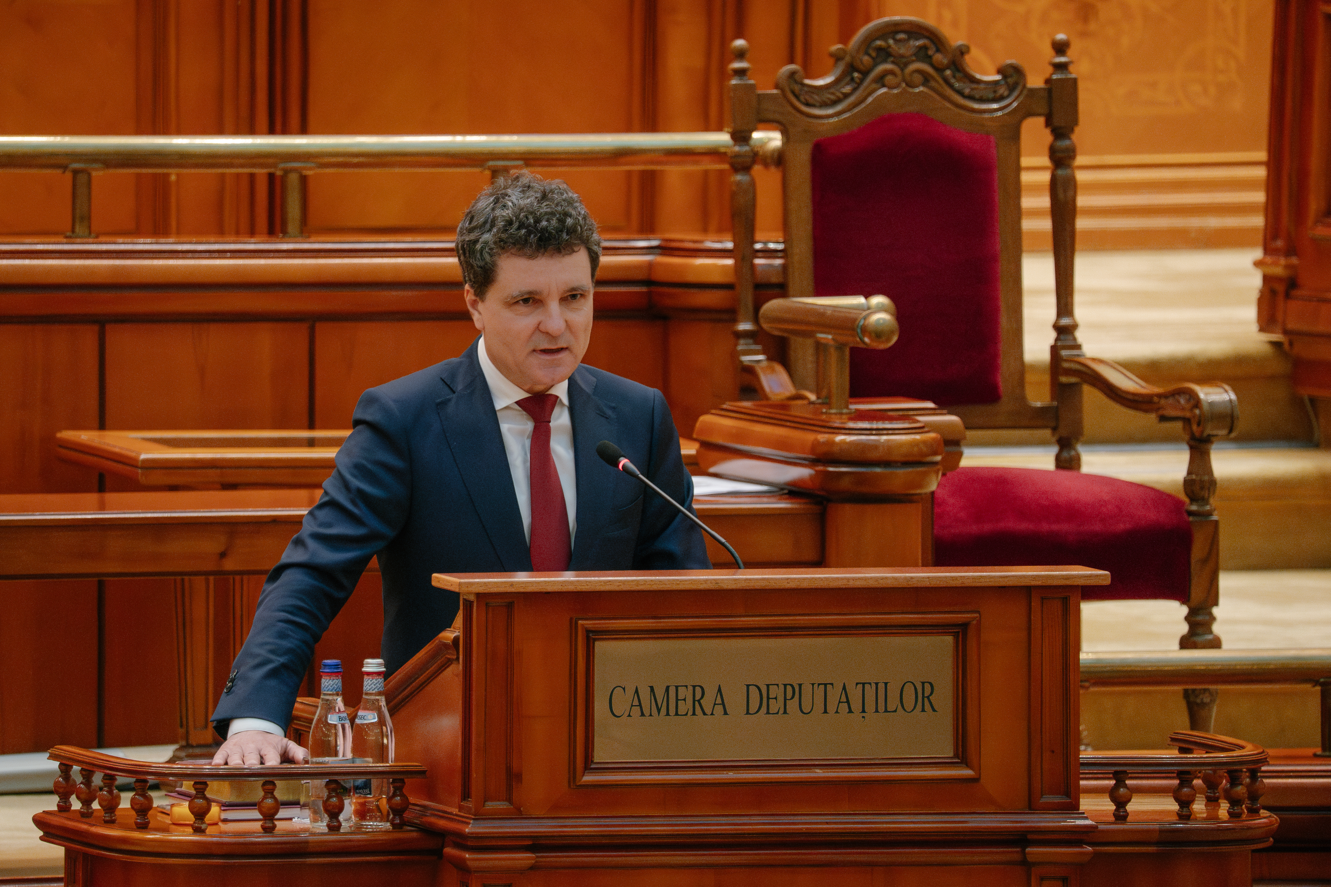 罗马尼亚新总统达恩宣誓就职| 罗马尼亚大选| 罗马尼亚新总统就职| 罗马尼亚总统决选| 大纪元