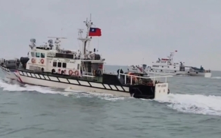 中共4艘海警船侵擾金門海域 遭台海巡驅離