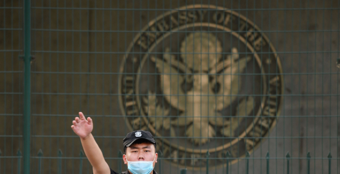 杨威：中国留学生难获美签 罪魁是中共