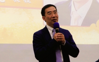 以史为鉴 学者赞《笑谈风云》成一家之言