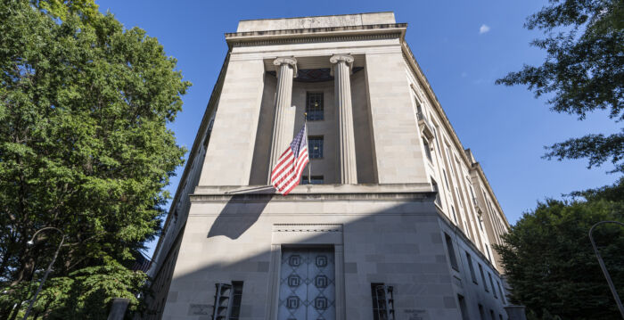 惠虎宇：美国亮剑 中共特务和跨国镇压遭重锤