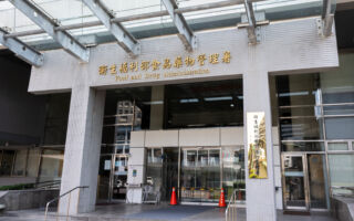 台食安規範修正 找錢又摸食物恐遭罰2億