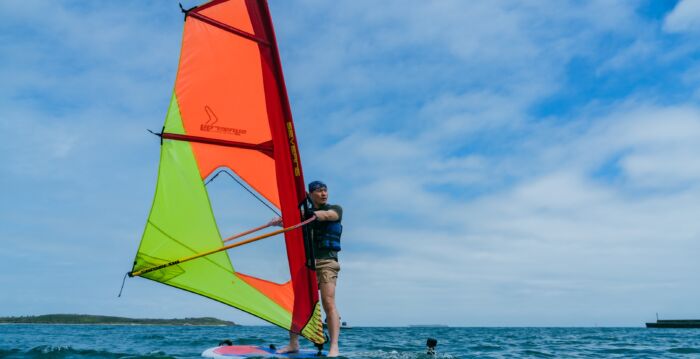 组图：李氏兄弟澎湖学风帆 亲制150份海鲜料理