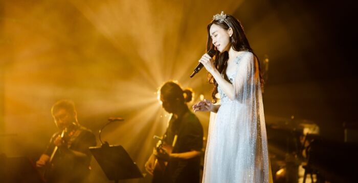 范玮琪《歌手》首场遭淘汰 后台暴哭影片曝光