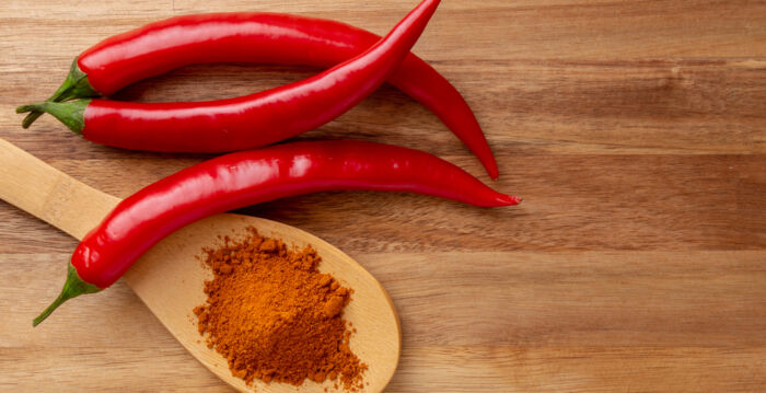 6月在花园里使用辣椒粉 可以帮助鸟类觅食