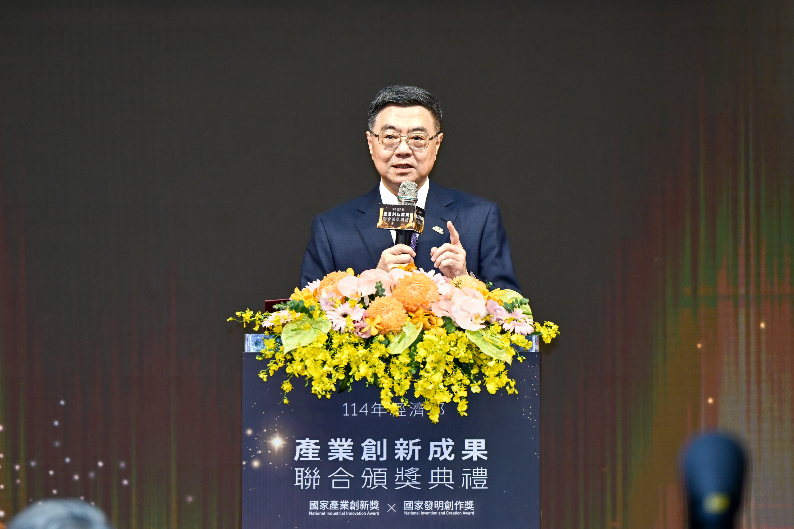 行政院：军人加薪修法通过将依宪法提救济| 卓荣泰| 大纪元