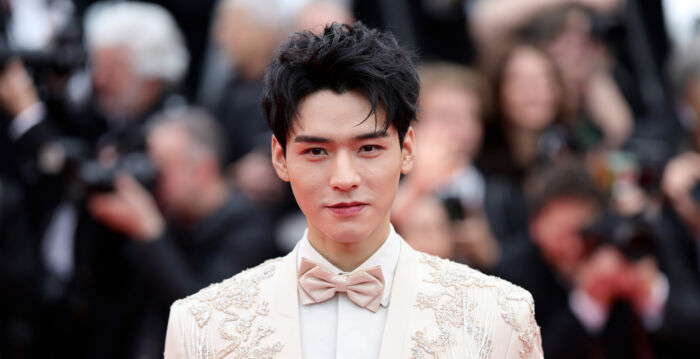 大陆男星龚俊海外录节目受伤 工作室挨批