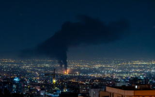 以防長：若伊朗繼續發導彈 德黑蘭將被燒毀