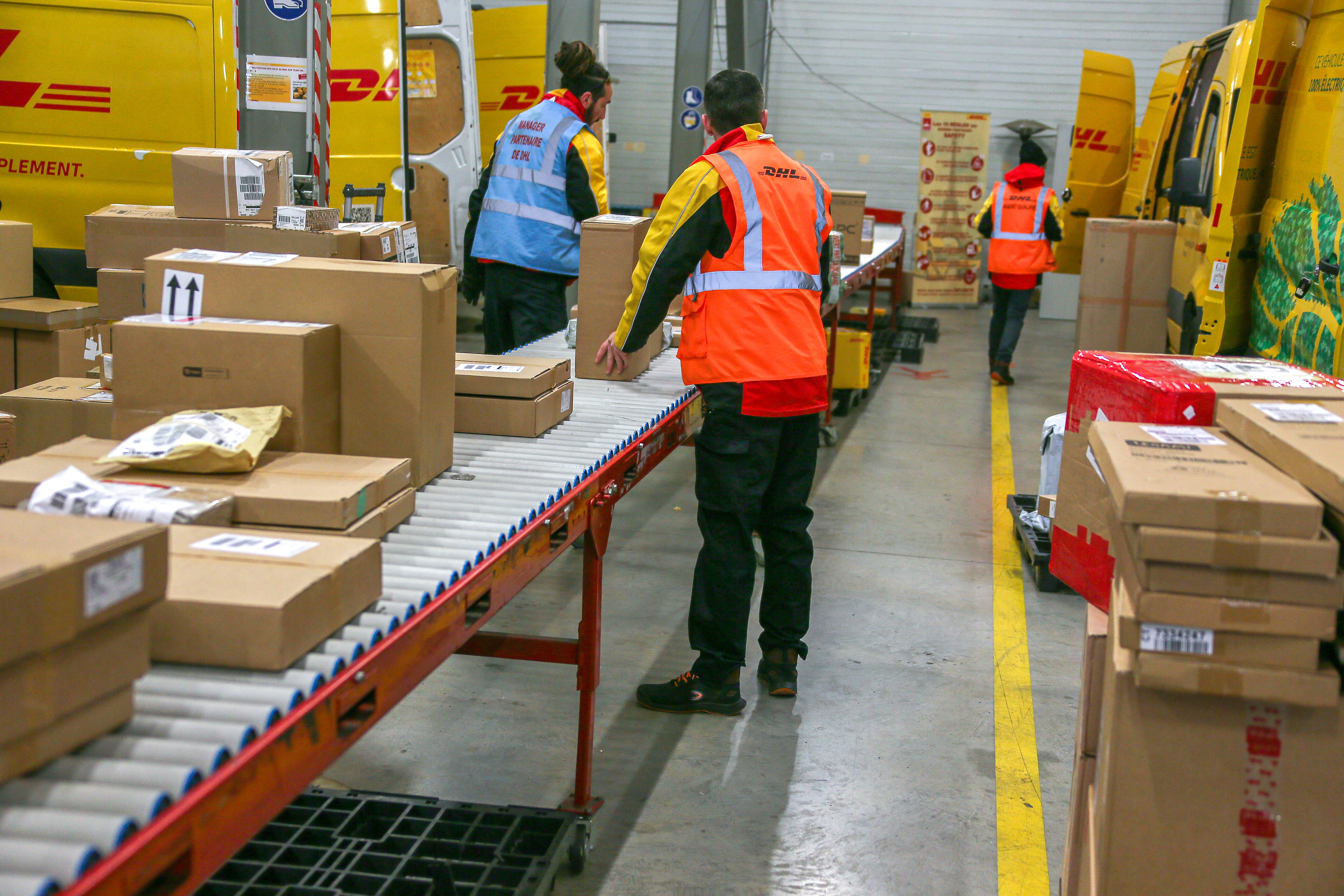 禁替工法生效日起快递公司DHL停止运营| 罢工| 停工| 关闭| 大纪元