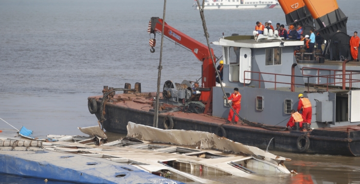 王维洛:东方之星客轮的死亡交叉