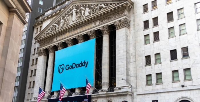 【名家专栏】中共控制的在美小企业构成威胁？