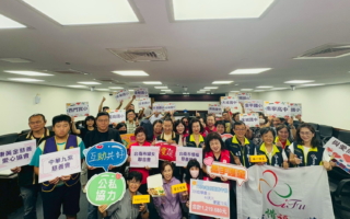 资助弱势生便当11年 暑假44天达120万元