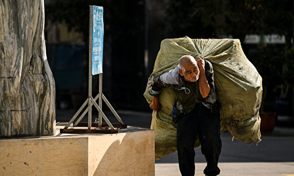 [問卦] 台灣有1歲工作22歲退休的嗎