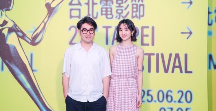 港片《久别重逢》北影首映 许恩怡与导演现身
