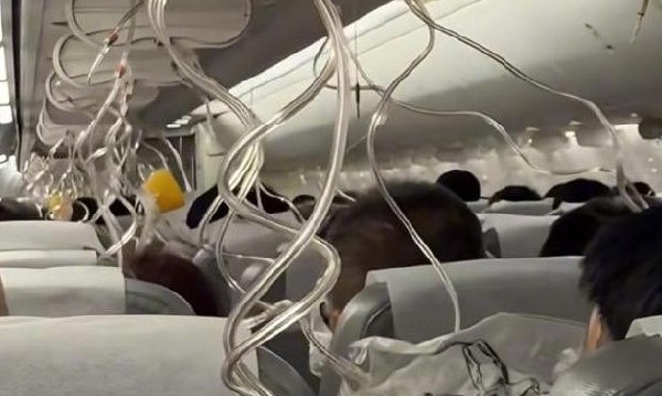 上海飞东京航班突发故障 速降7000米迫降大阪