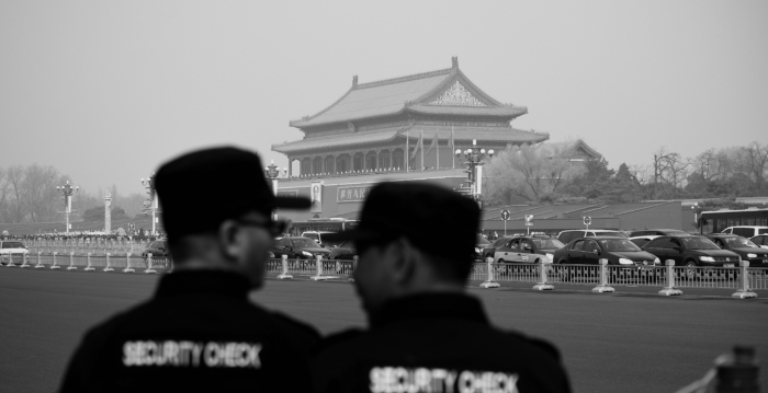 天安门广场每日部署逾千警力 便衣扮成清洁工
