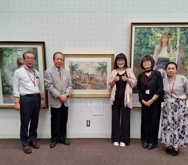 中国人水彩画家　陳芸　額装作品 中国人水彩画家 陳芸 額装作品 - メルカリ