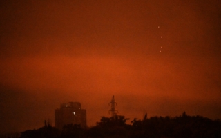 俄軍夜襲基輔 至少23人傷 鐵路與建築受損