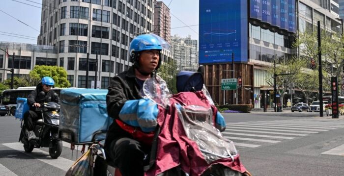 上海萧条 从商圈关闭到五星酒店“摆摊”求生
