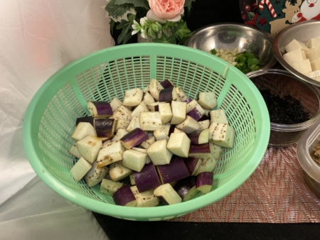 茄子連皮切粗粒