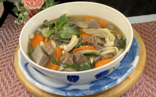 【梁廚美食】味噌蒟蒻牛舌湯~溫潤暖胃