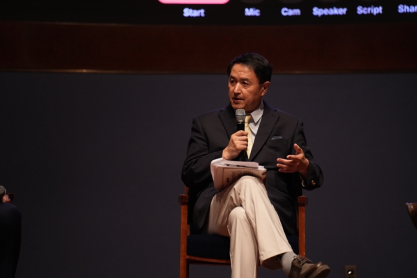 法轮功信息中心发言人张而平7月17日在美国国会山举行的中共跨国镇压的论坛上表示，中共在美国针对法轮功团体施行跨国恐怖主义，并呼吁美国政府采取行动制止。（Samira Bouaou /大纪元）