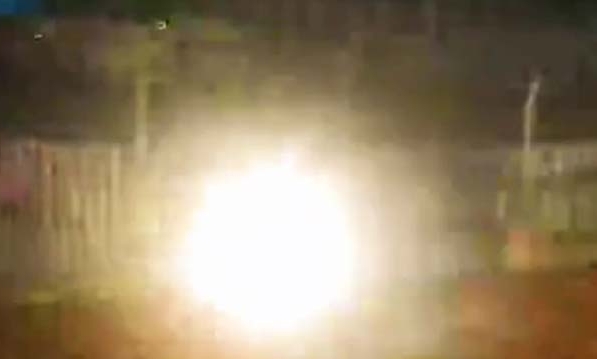 内蒙民宅惊现“球形闪电” 轰隆作响满院滚